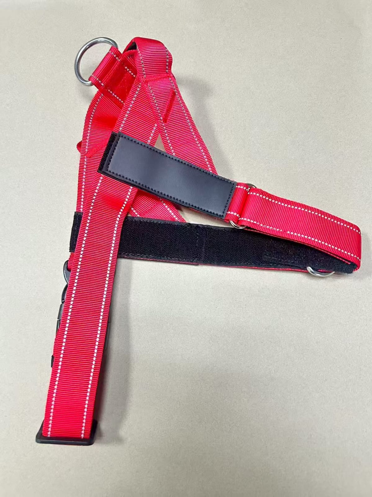 Red Zeltrixa ergonomic dog harness with reflective stitching